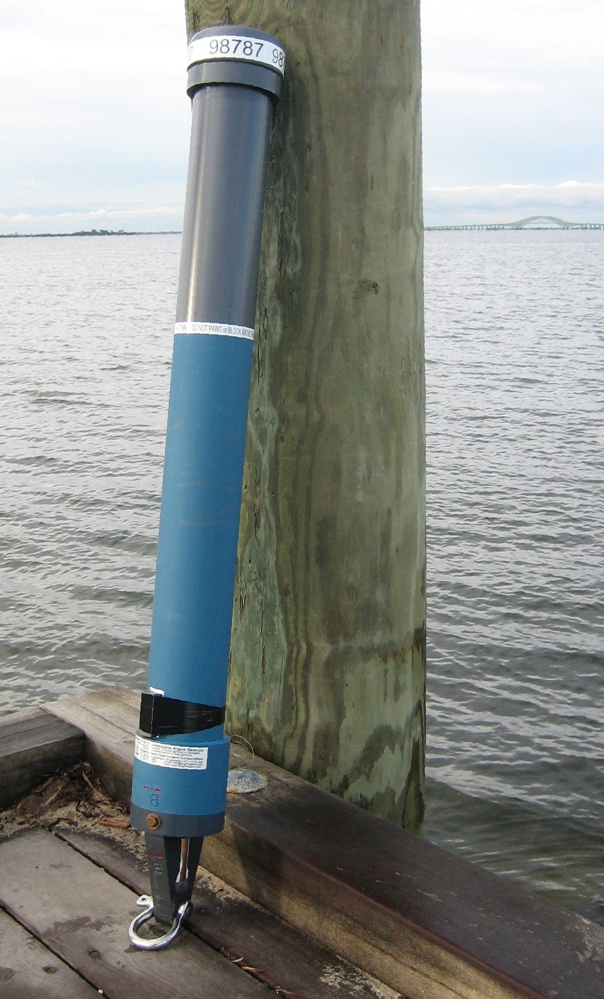 Submersible Argos beacon Model 113c.