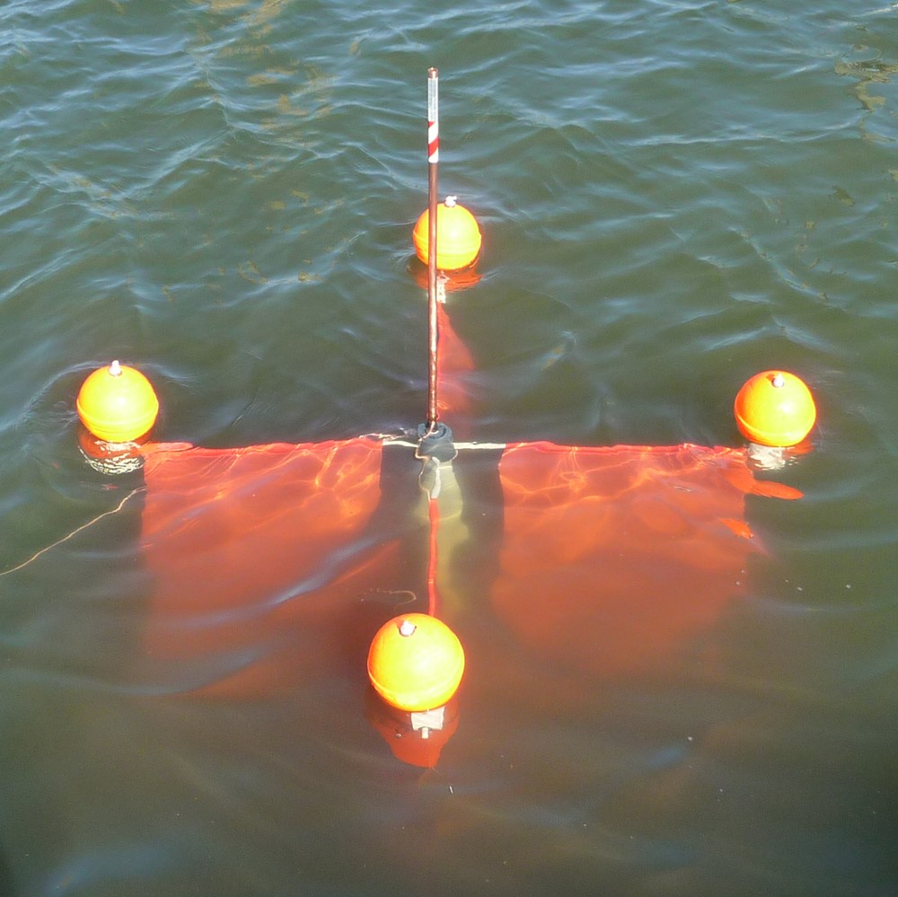 Model 123 uninstrumented drifter